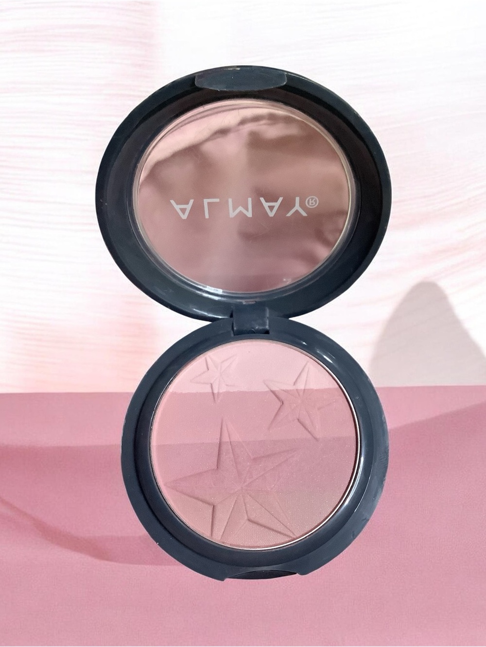 Almay Star-Embossed Trio Blush in Soft Pink Shades